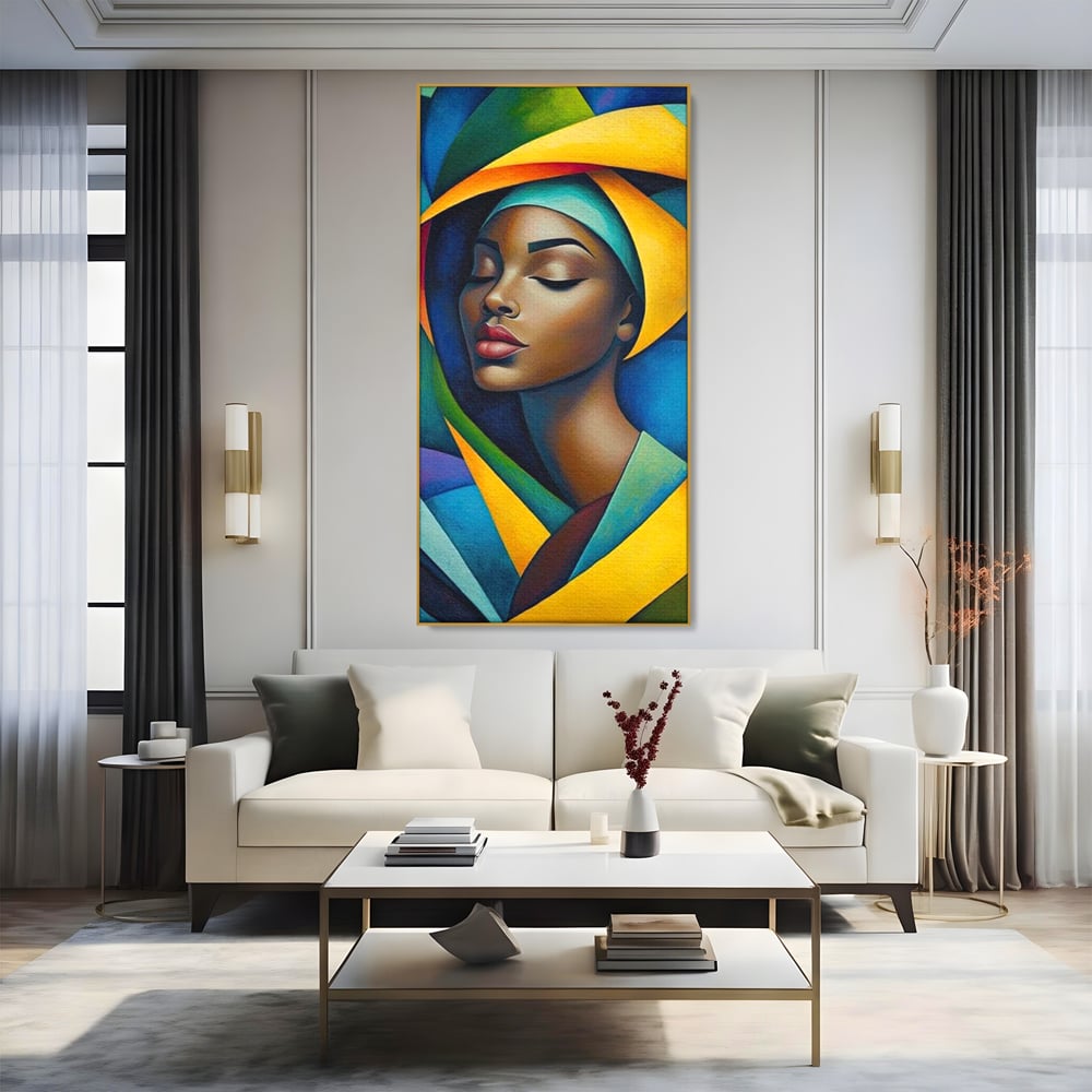 Tablou canvas cu tablou canvas cu portret feminin geometric, in rama de aluminiu auriu, pe perete intr-un living